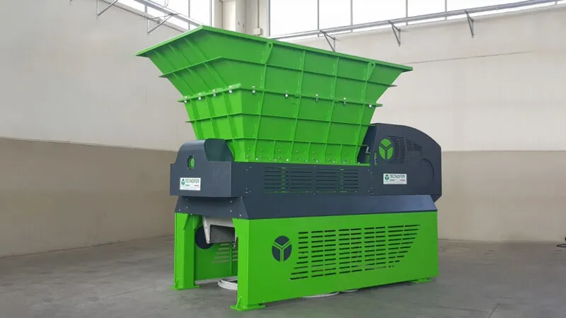 Macchina trituratore di plastica industriale per il riciclaggio di  frantumazione di grumi di plastica in vendita